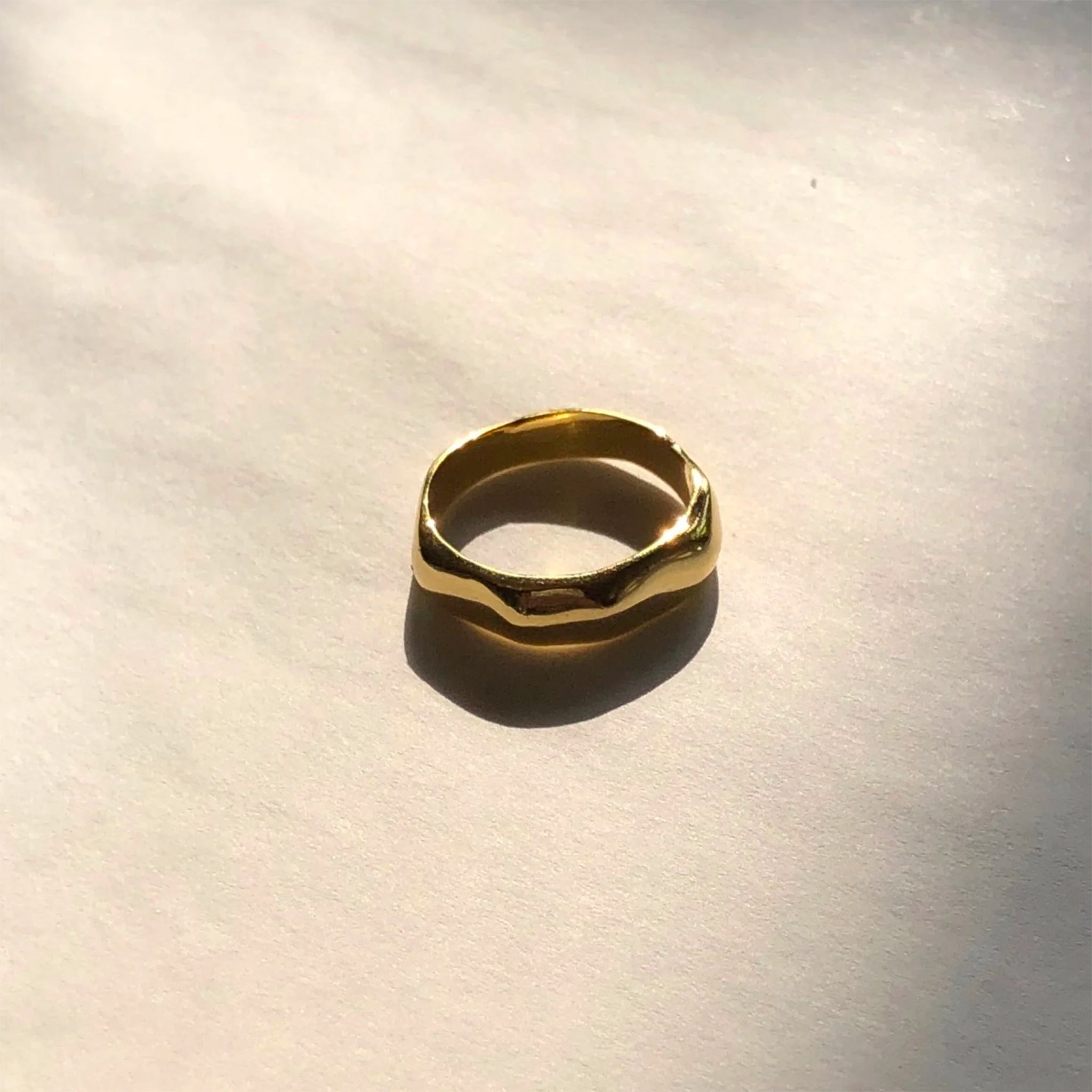 Fluid Band Ring